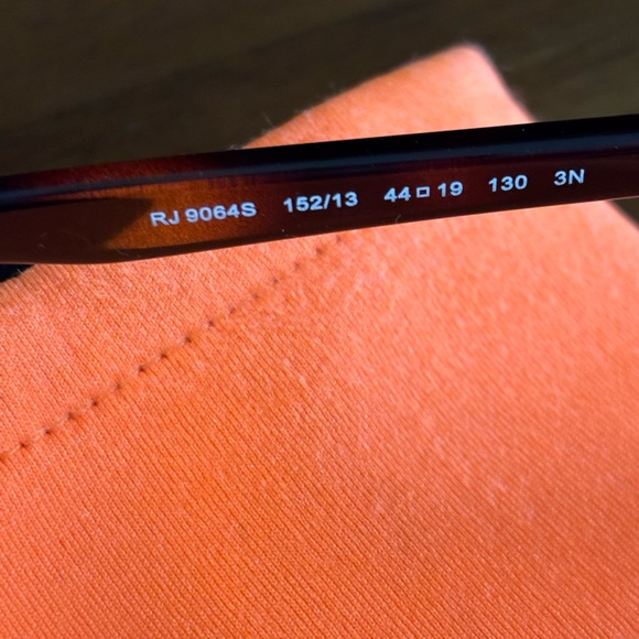 Ray-Ban Round Sunglasses with Brown Lenses - Picture 3 of 3